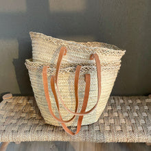 Lade das Bild in den Galerie-Viewer, Marokkanisches Kunsthandwerk: Korbtasche mit Leder-Schulterriemen.