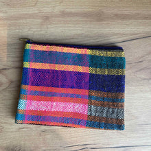 Lade das Bild in den Galerie-Viewer, Täschchen M flach