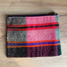 Lade das Bild in den Galerie-Viewer, Täschchen M flach