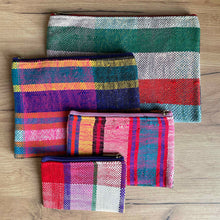 Lade das Bild in den Galerie-Viewer, Täschchen M flach