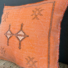 Lade das Bild in den Galerie-Viewer, Sabra-Kissen Orange