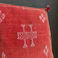 Lade das Bild in den Galerie-Viewer, Sabra-Kissen Rostrot