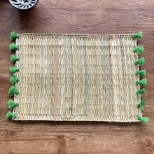 Lade das Bild in den Galerie-Viewer, Platzset Raffia mit Fransen