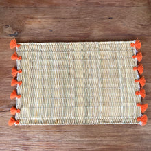 Lade das Bild in den Galerie-Viewer, Platzset Raffia mit Fransen