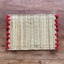 Lade das Bild in den Galerie-Viewer, Platzset Raffia mit Fransen