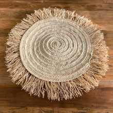 Lade das Bild in den Galerie-Viewer, Tischset Raffia mit Fransen
