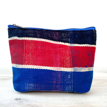 Lade das Bild in den Galerie-Viewer, Kariertes Vintage-Berber-Taeschchen aus Marokko