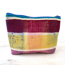 Lade das Bild in den Galerie-Viewer, Kariertes Vintage-Berber-Taeschchen aus Marokko