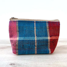Lade das Bild in den Galerie-Viewer, Kariertes Vintage-Berber-Taeschchen aus Marokko