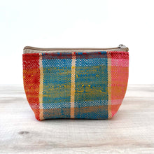 Lade das Bild in den Galerie-Viewer, Kariertes Vintage-Berber-Taeschchen aus Marokko