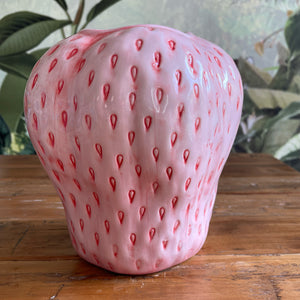Erdbeervase aus Keramik von Countryfield