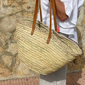 Marokkanisches Kunsthandwerk: Korbtasche mit langen  Leder-Schulterriemen. - ideal als Standtasche