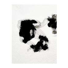 Lade das Bild in den Galerie-Viewer, Abstrakte Originalarbeit auf Papier in Schwarz-Weiß, Gouache und Fineliner, organische Linienführung und kontrastreiche schwarze Flächen, Teil der Serie Schwellenraum.
